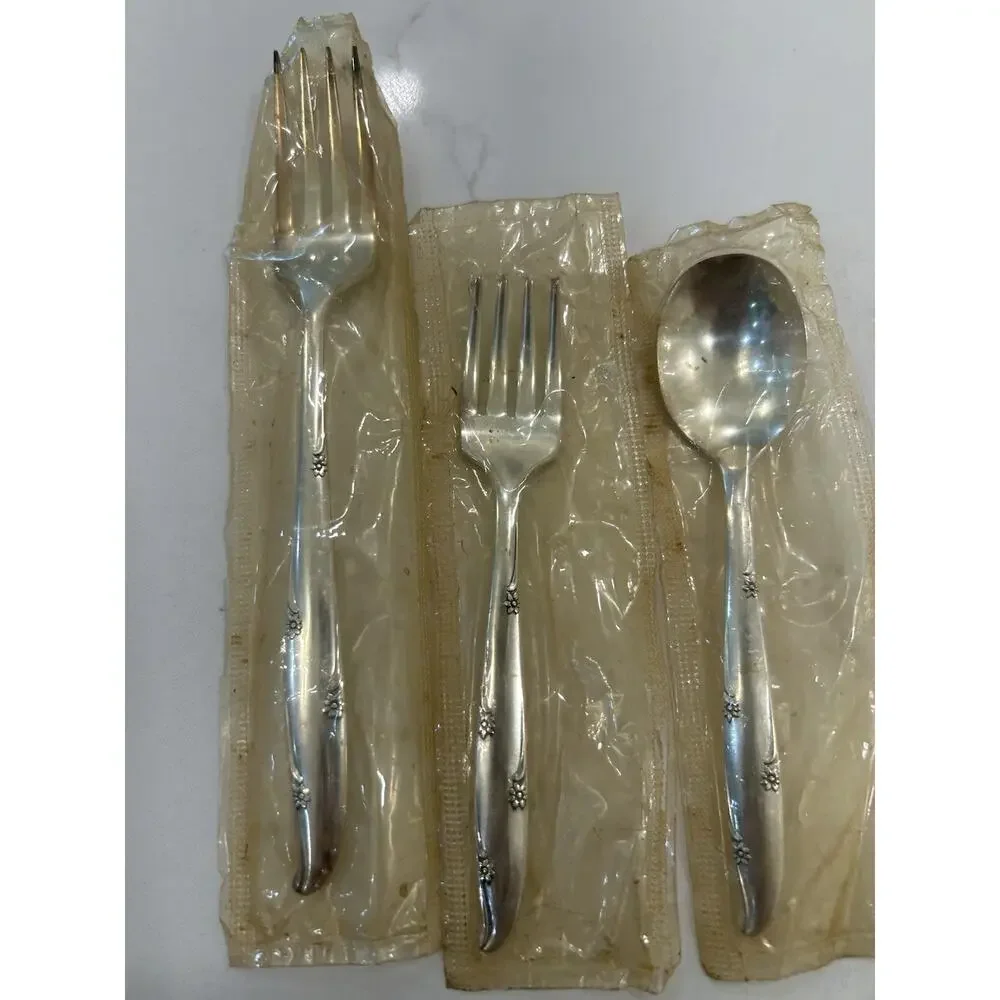 Set Of 4 60s Oneida Community Silverplate SILVER FLOWERS Youth Knife Forks Spoon